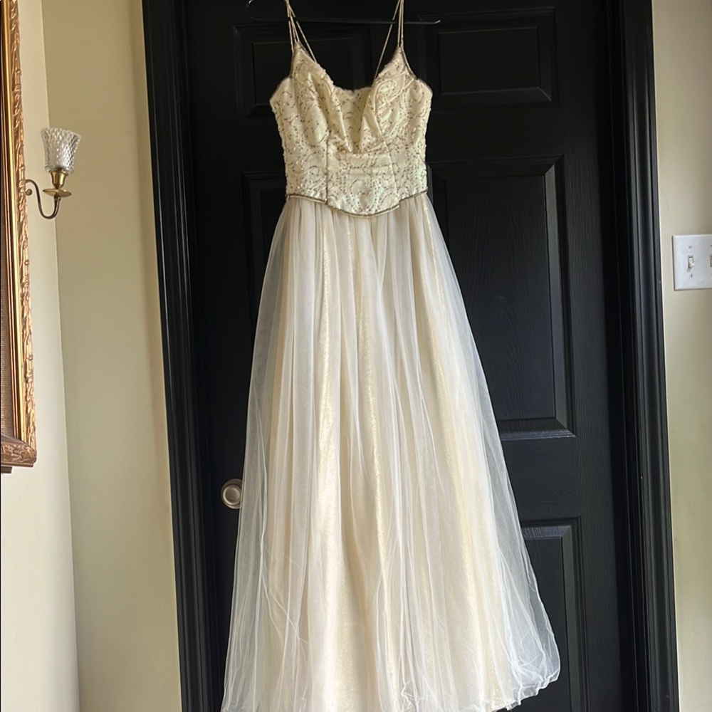 Elegant Cream Spaghetti Strap Gown